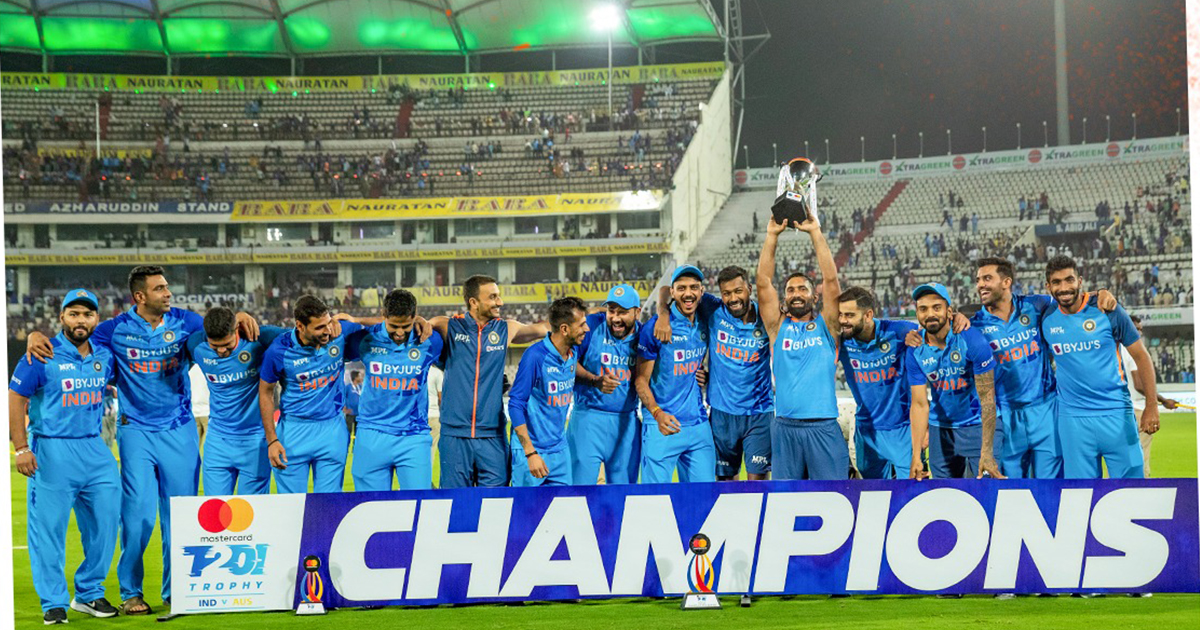 The hitman won the hearts of the fans by handing over the series winning trophy to Dinesh Karthik, watch the video