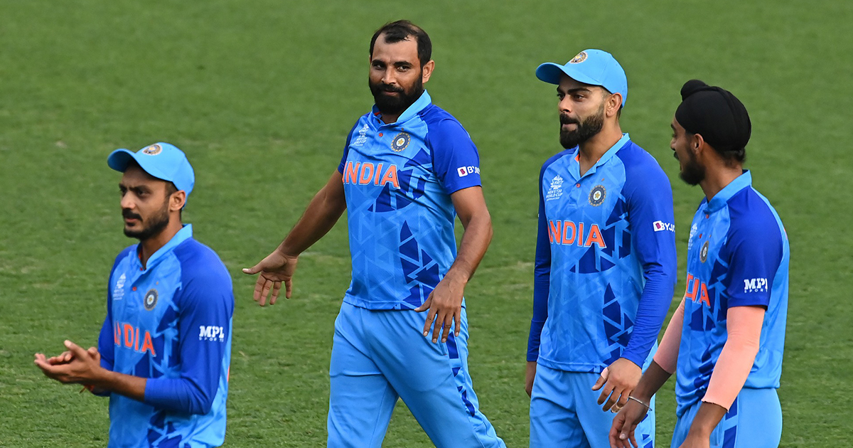 Even though Singh is old, he does not forget to hunt, Mohammed Shami gave a worthy reply to the selectors with 4 wickets from 4 balls in the last over.
